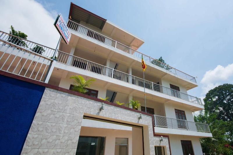 Roylanka Inn image