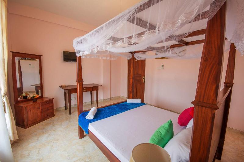 Roylanka Inn image