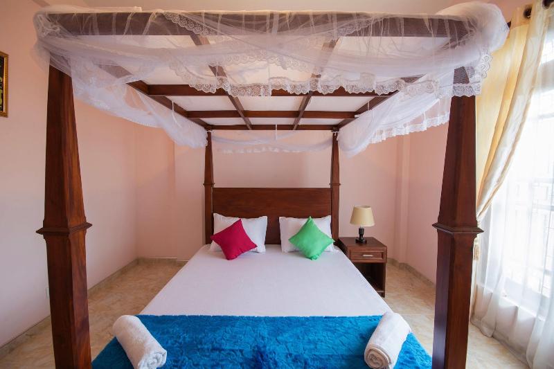 Roylanka Inn image