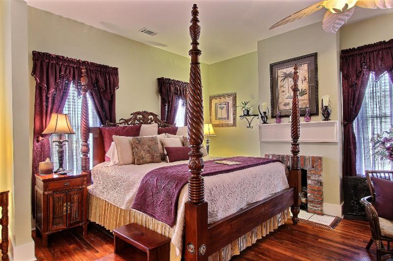 Green Palm Inn image