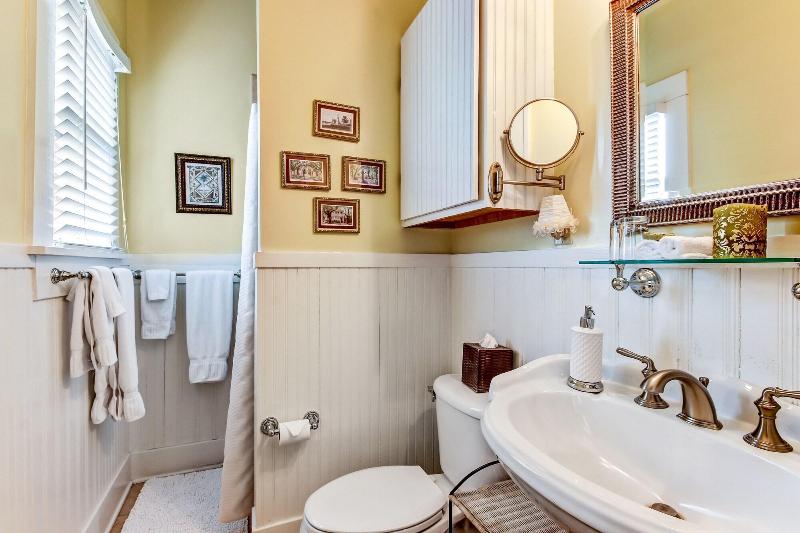 Green Palm Inn image