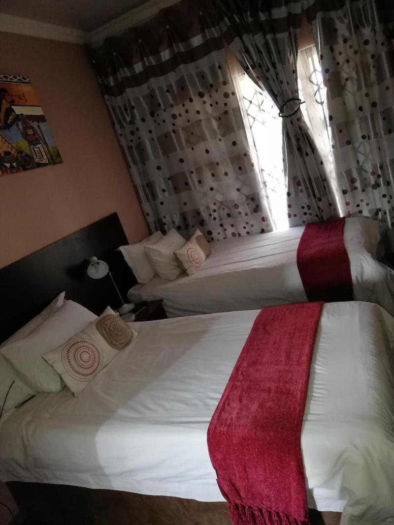 Flossiea ™s Bed And Breakfast image