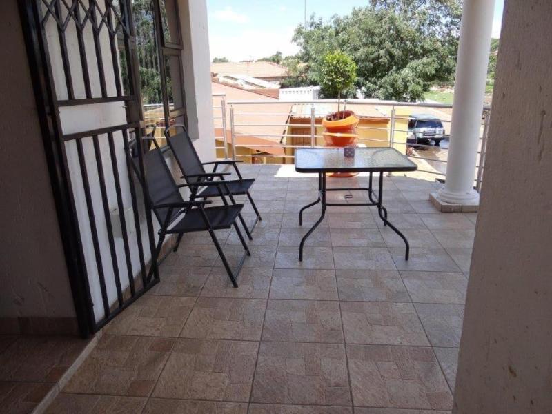 Flossiea ™s Bed And Breakfast image