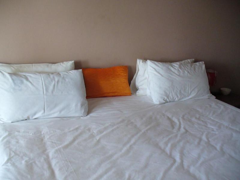 Flossiea ™s Bed And Breakfast image