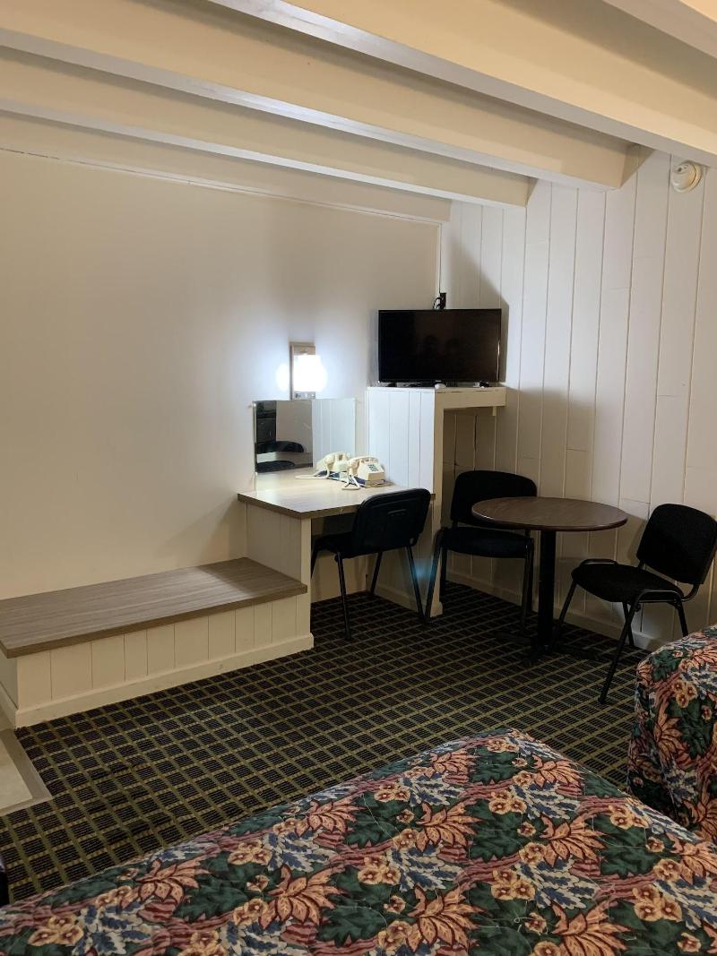 Boone Trail Inn — photo 17