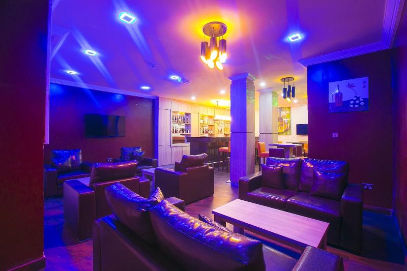 Bon Hotel Elvis image