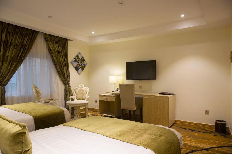 Bon Hotel Elvis image