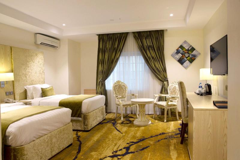Bon Hotel Elvis image