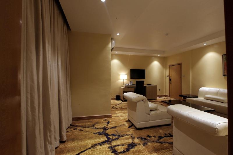 Bon Hotel Elvis image