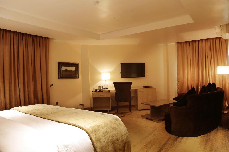 Bon Hotel Elvis image