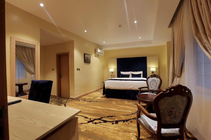 Bon Hotel Elvis image
