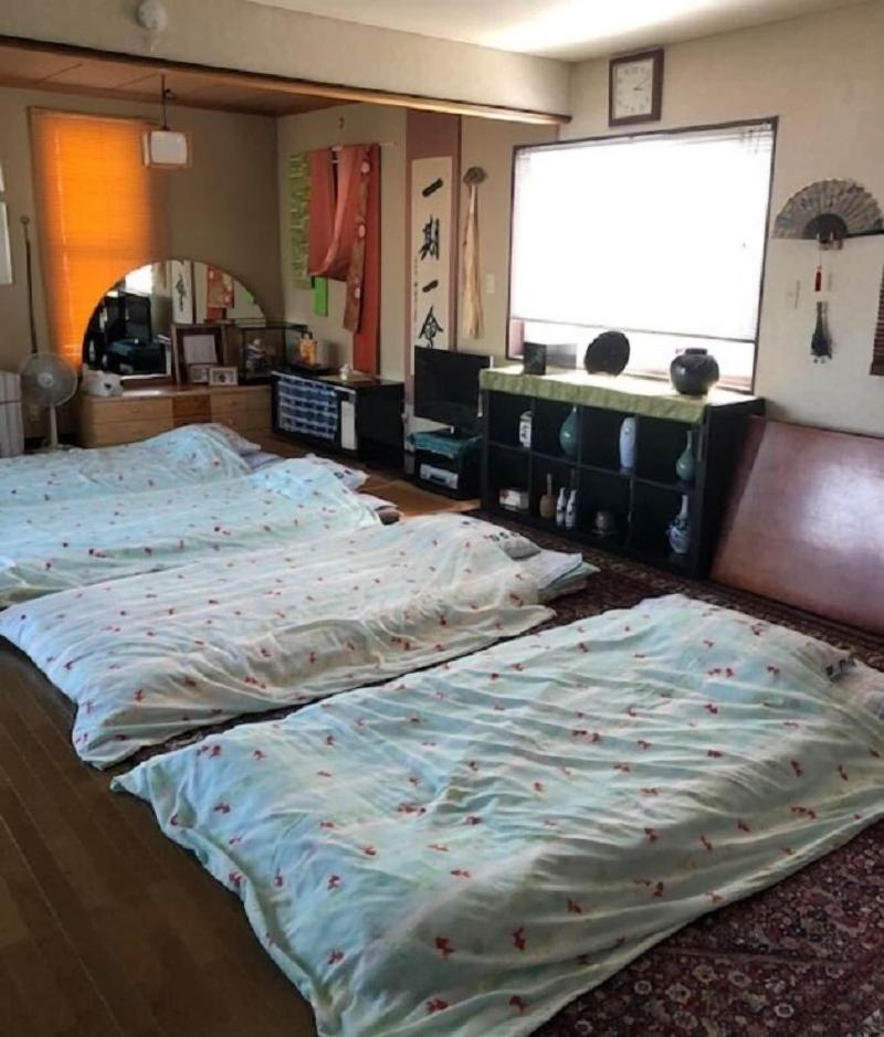 Guest House Chara image