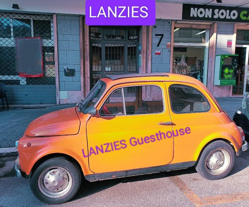 Lanzies Guesthouse image