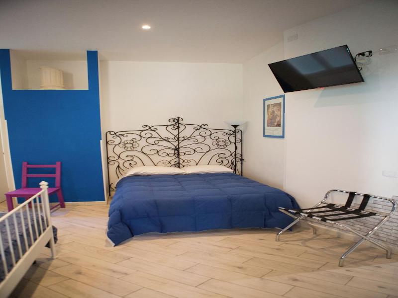 Lanzies Guesthouse image