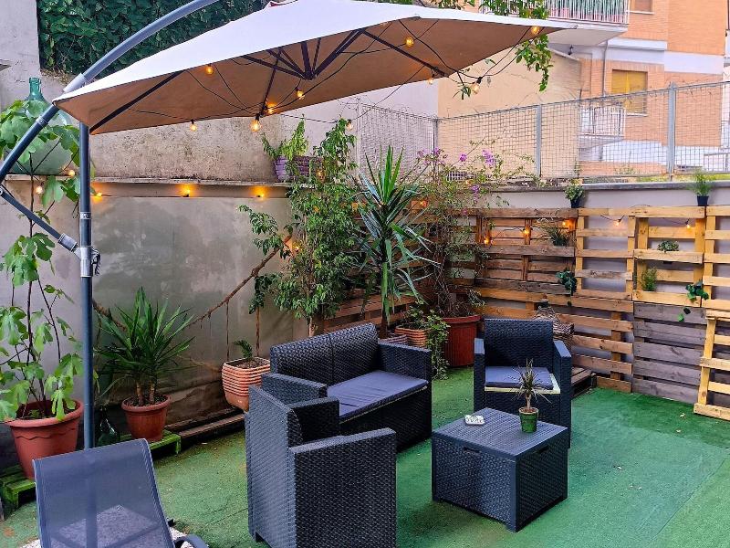 Lanzies Guesthouse image