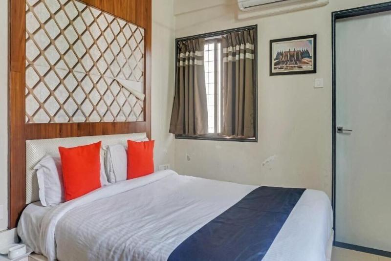Hotel Maval Grand image