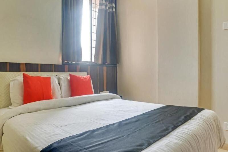 Hotel Maval Grand image
