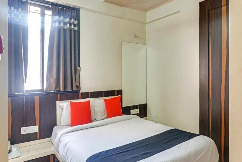 Hotel Maval Grand image