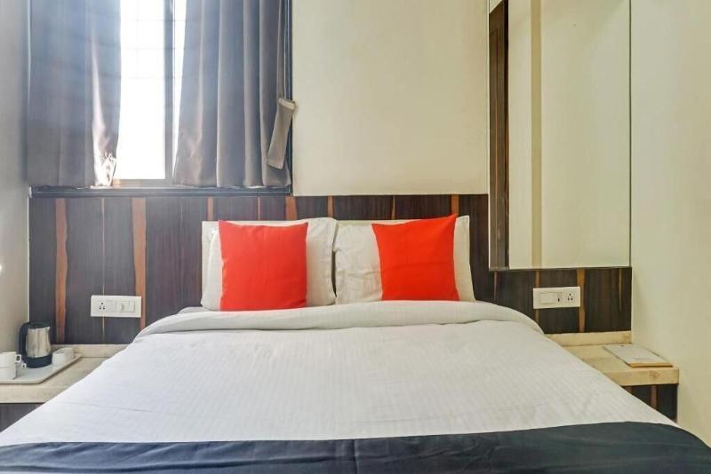 Hotel Maval Grand image