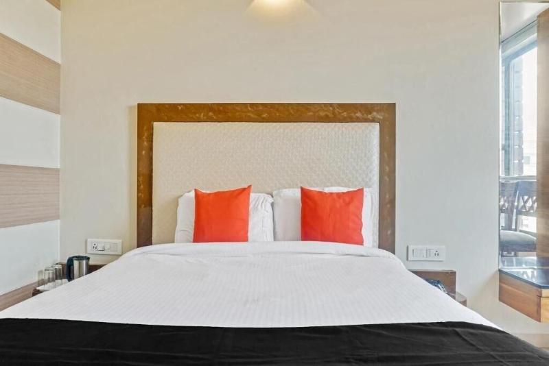 Hotel Maval Grand image