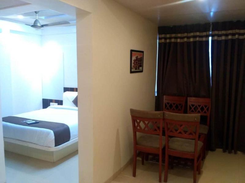 Hotel Maval Grand image