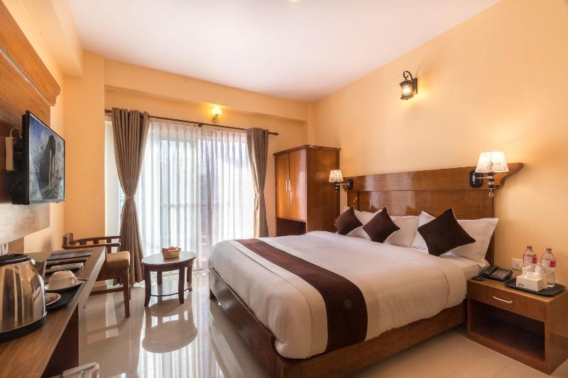 Hotel Lake Shore image