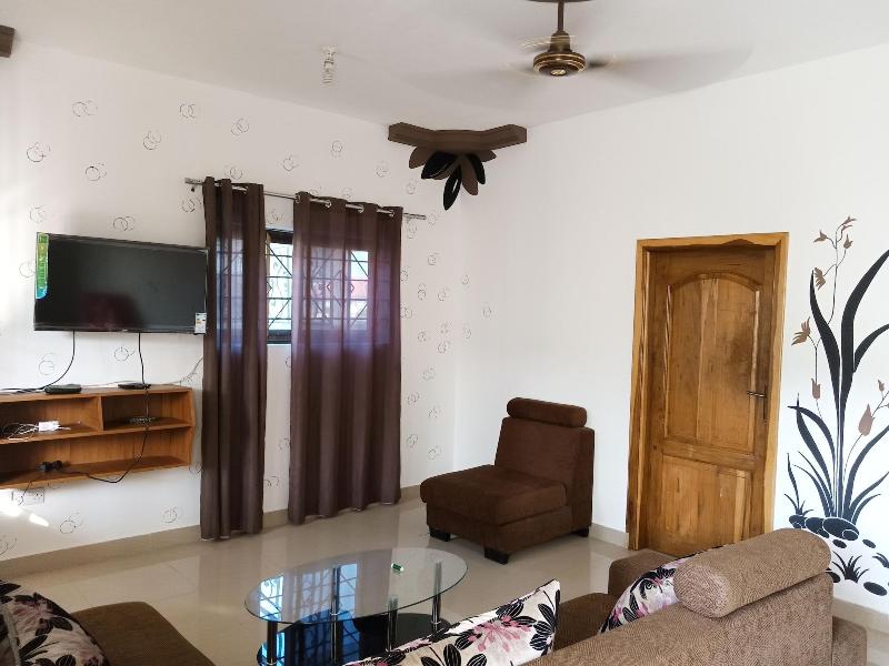 Ronna Apartments At Lakeside Estates image