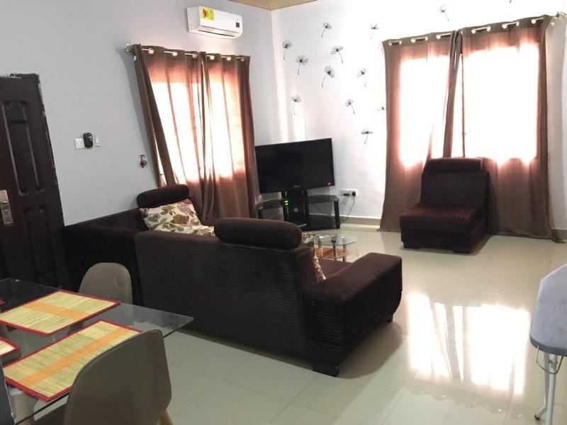 Ronna Apartments At Lakeside Estates image