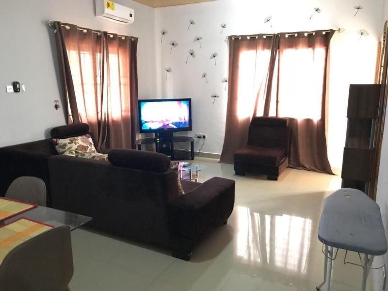 Ronna Apartments At Lakeside Estates image