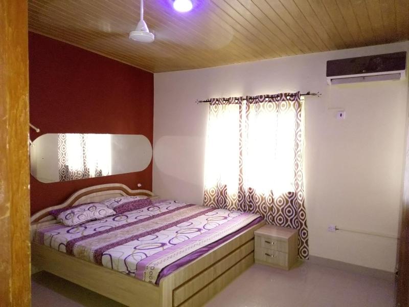 Ronna Apartments At Lakeside Estates image