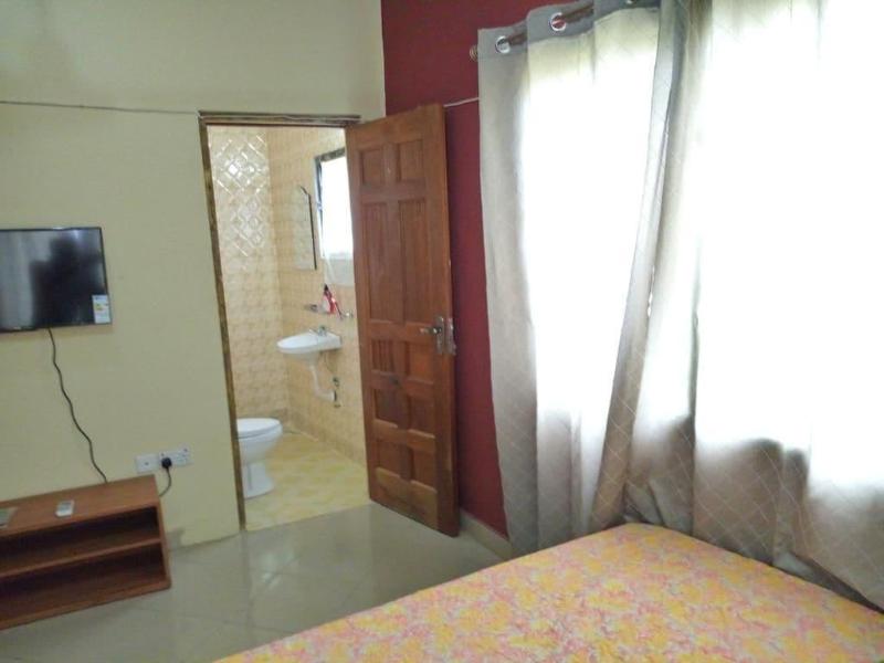Ronna Apartments At Lakeside Estates image