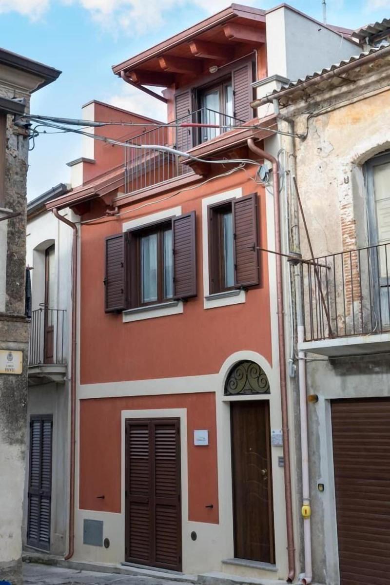 Albagia image