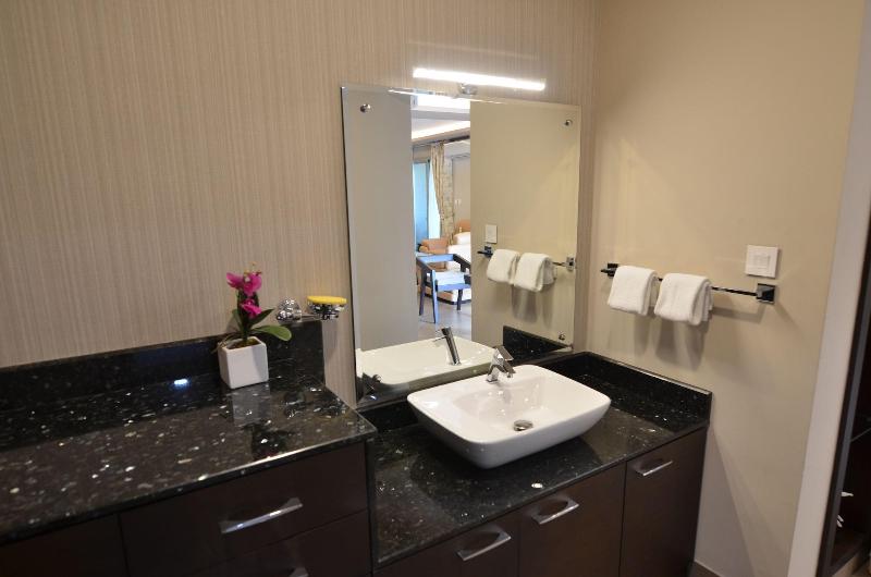 Casa In Luxury Suites image