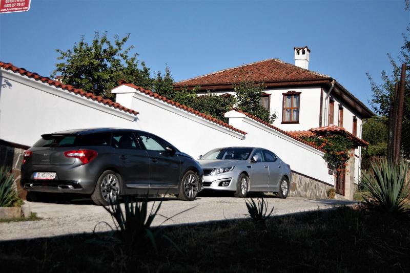 Iliikova House image
