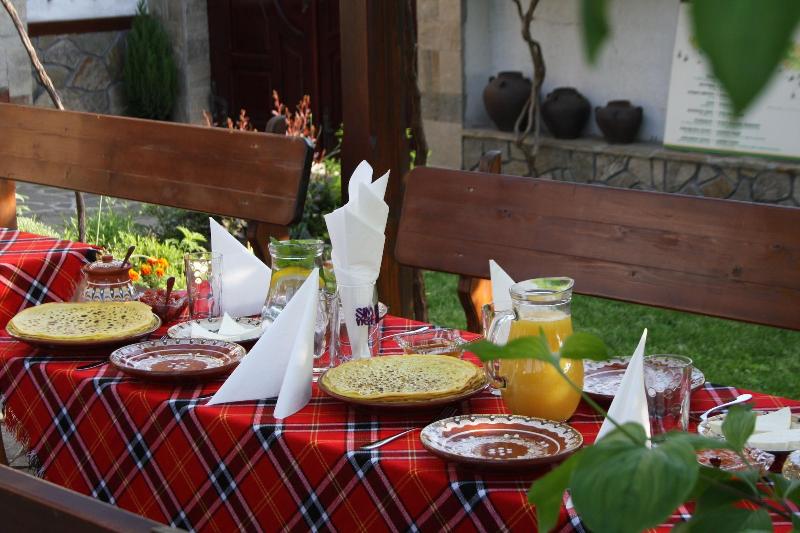 Iliikova House image