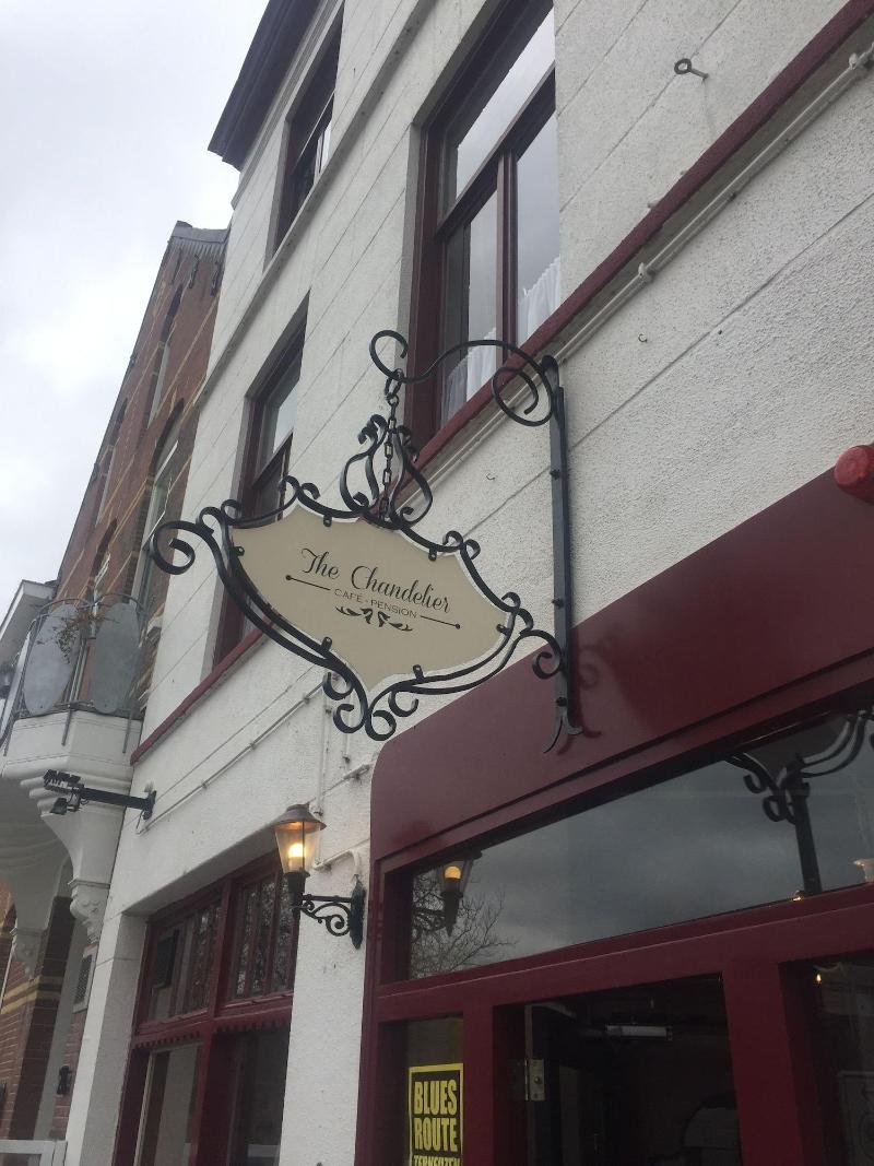 Cafe Pension The Chandelier — photo 2