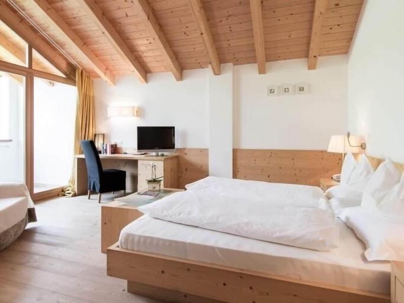 Alpine Hotel Ciasa Lara image