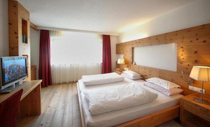 Alpine Hotel Ciasa Lara image