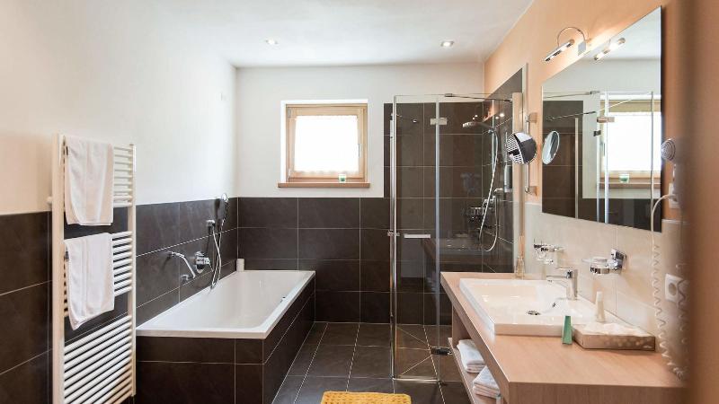 Alpine Hotel Ciasa Lara image