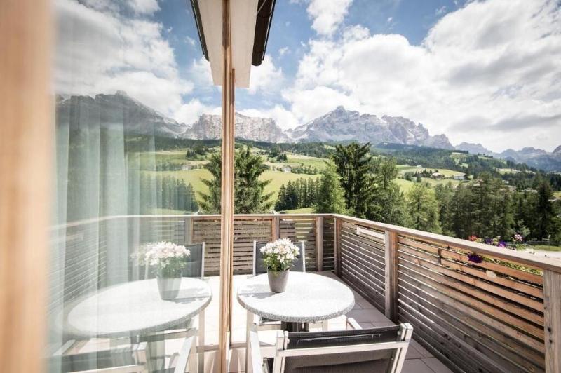 Alpine Hotel Ciasa Lara image