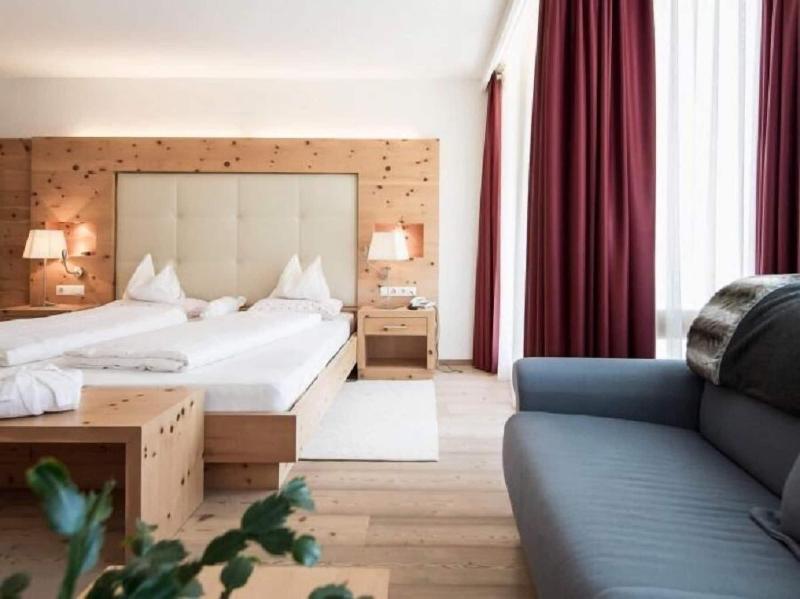 Alpine Hotel Ciasa Lara image