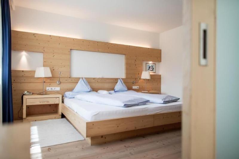 Alpine Hotel Ciasa Lara image