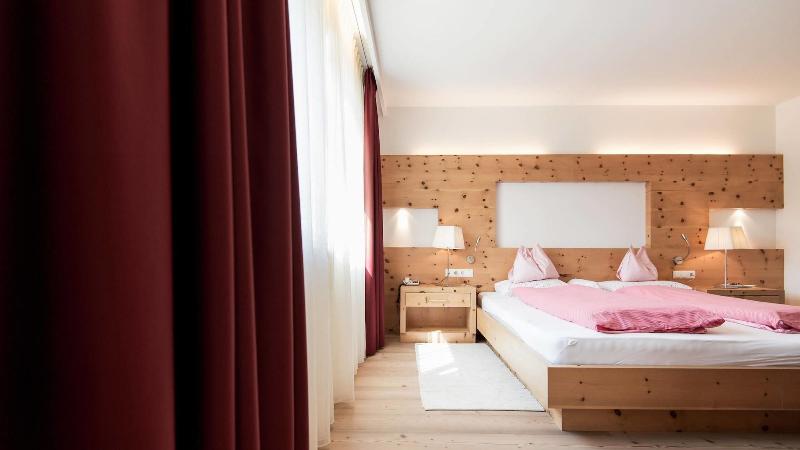 Alpine Hotel Ciasa Lara image