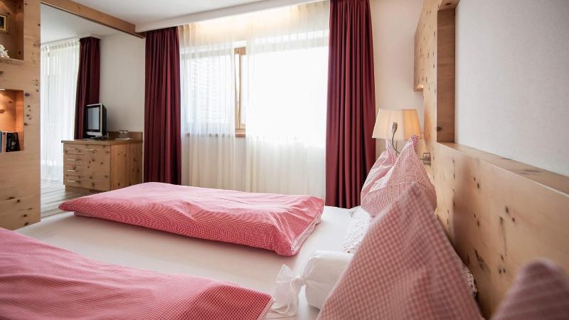 Alpine Hotel Ciasa Lara image