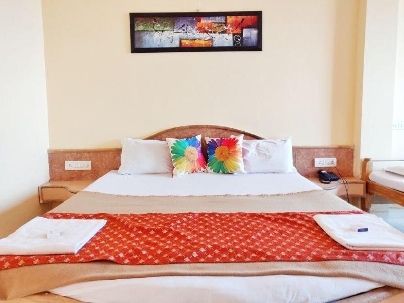 Hotel Harshawardhan image