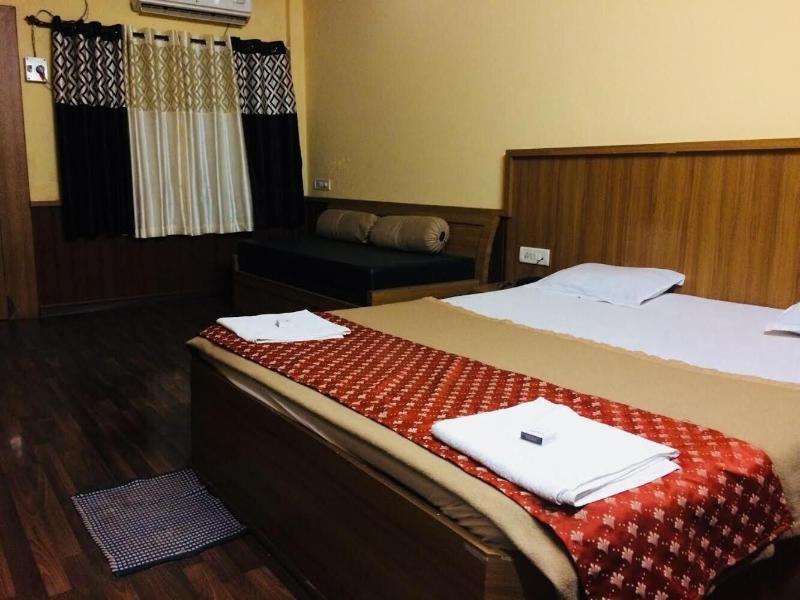 Hotel Harshawardhan image