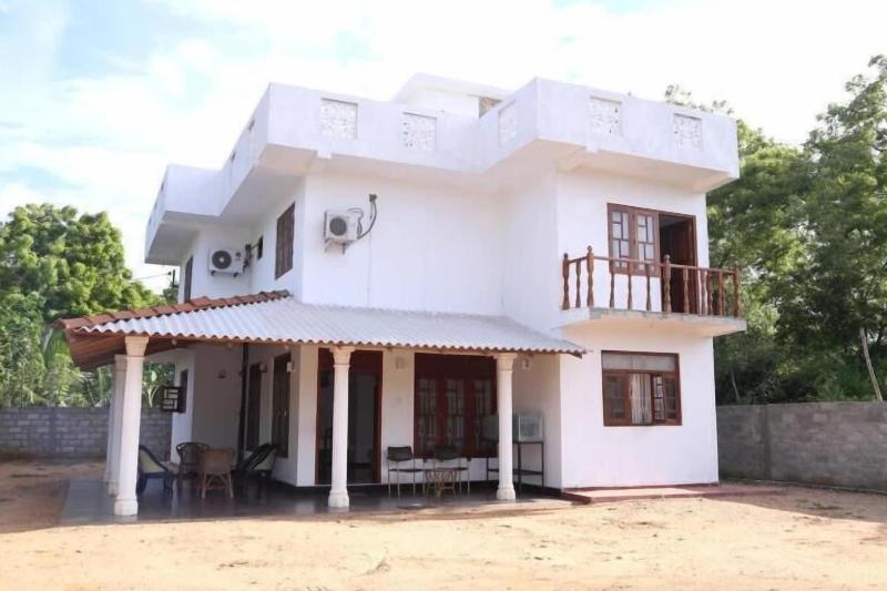 Hotel Whitehouse image