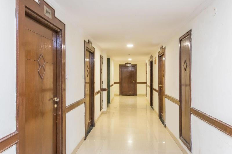 25042 Vikramaditya Hotel — view