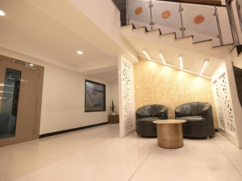 25042 Vikramaditya Hotel