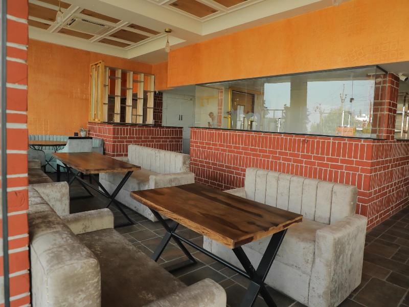 25042 Vikramaditya Hotel